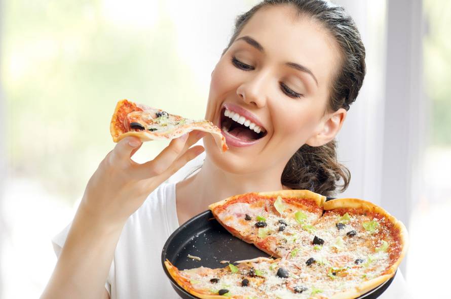 Najbolji načini za podgrijati pizzu, da bude fina i hrskava