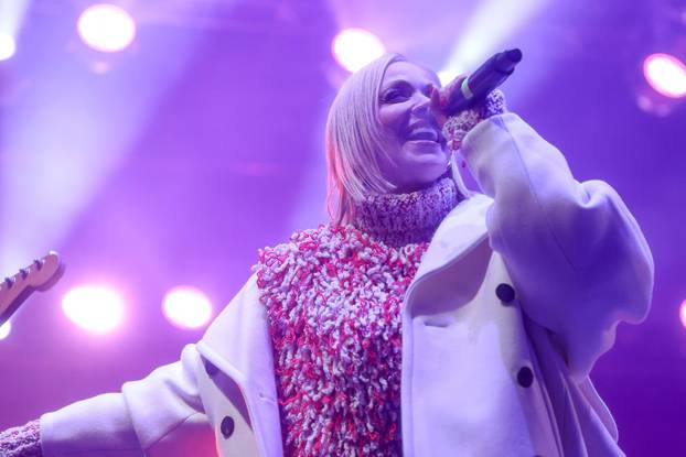 Jelena Rozga u Sarajevu održala Novogodišnji koncert