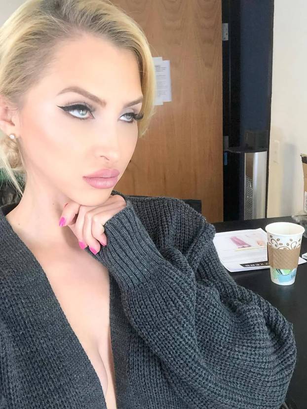 FOTO Stvorila AI dvojincu kako bi si olakšala posao: 'Radi sve što ja ne želim'