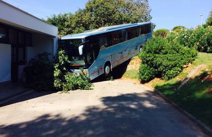 Autobus u kojem je bilo Hrvata imao sudar na cesti kod Trsta