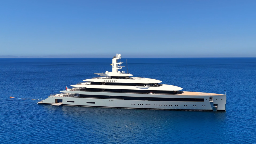 Grdosija na moru: Superjahta Moonrise usidrila se uz Lopud, šuška se da je na njoj Elon Musk