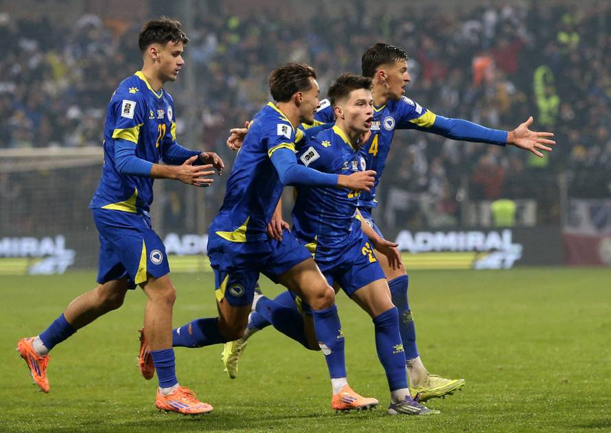 FIFA World Cup - UEFA Qualifiers - Group H - Bosnia and Herzegovina v Romania