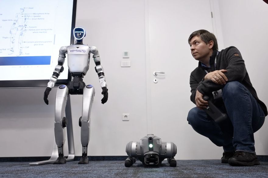 Brunch tvrtke Abysalto na kojem je predstavljen humanoidni robot