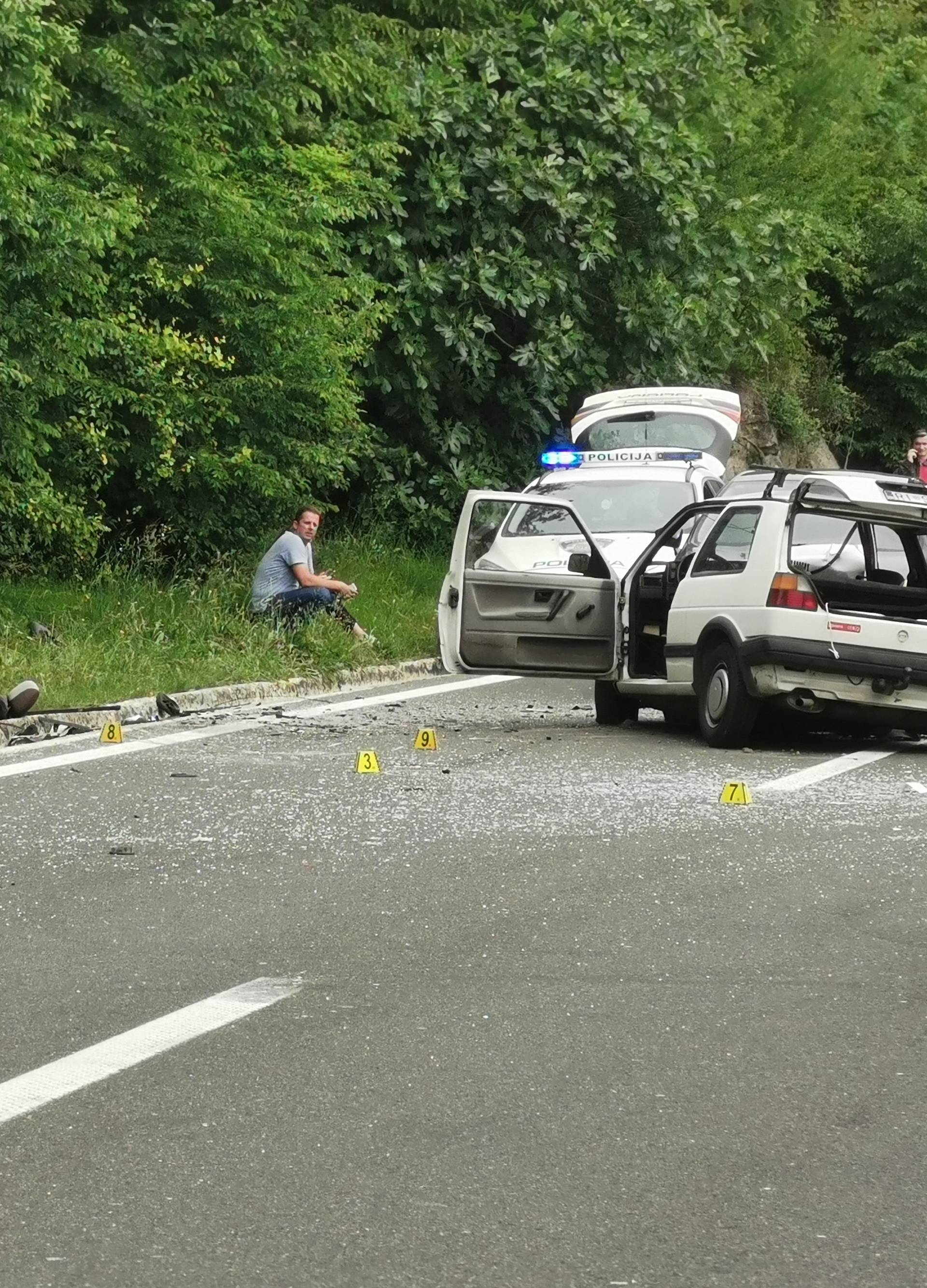 Vozač imao napadaj? Prešao u krivi smjer, poginuo je putnik