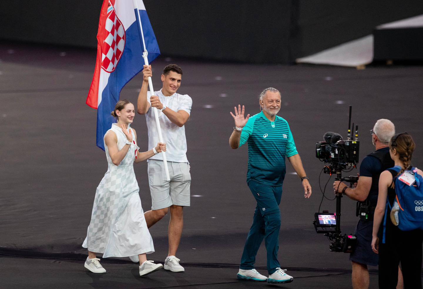 Lena Stojković i Ivan Šapina su nosili hrvatsku zastavu na zatvaranju Olimpijskih igara