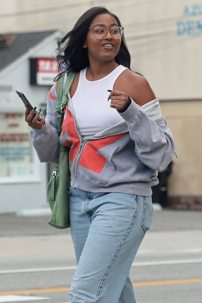 *EXCLUSIVE* Sasha Obama remains upbeat during casual outing as she is seen wearing a medical brace on her hand. - ** WEB MUST CALL FOR PRICING **