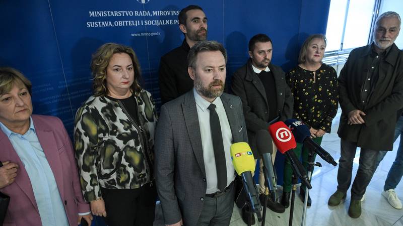 Sindikati odbili Vladinu ponudu za veće plaće: Traže 9 posto, a Vlada nudi samo 1,5 posto