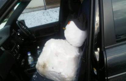 Dar za rođendan: Huttona je u autu čekao Jenasov snjegović