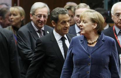 Ministri eurozone u Bruxellesu će pokušati spasiti valutu euro