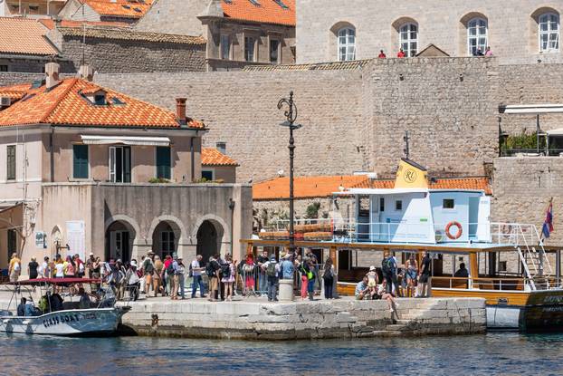 Sunčan i topao dan u Dubrovniku