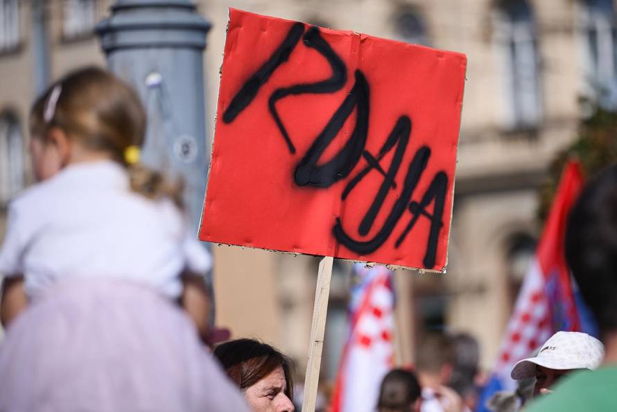Zagreb: Okupljanje prosvjednika Hodaj za Liku, hodaj za Hrvatsku