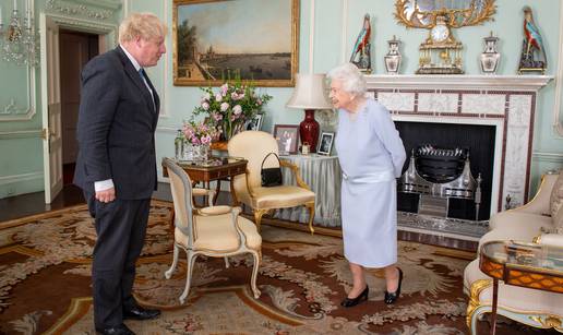 Boris Johnson šokirao tvrdnjom o kraljici Elizabeti: 'Godinu dana sam znao da boluje od raka...'