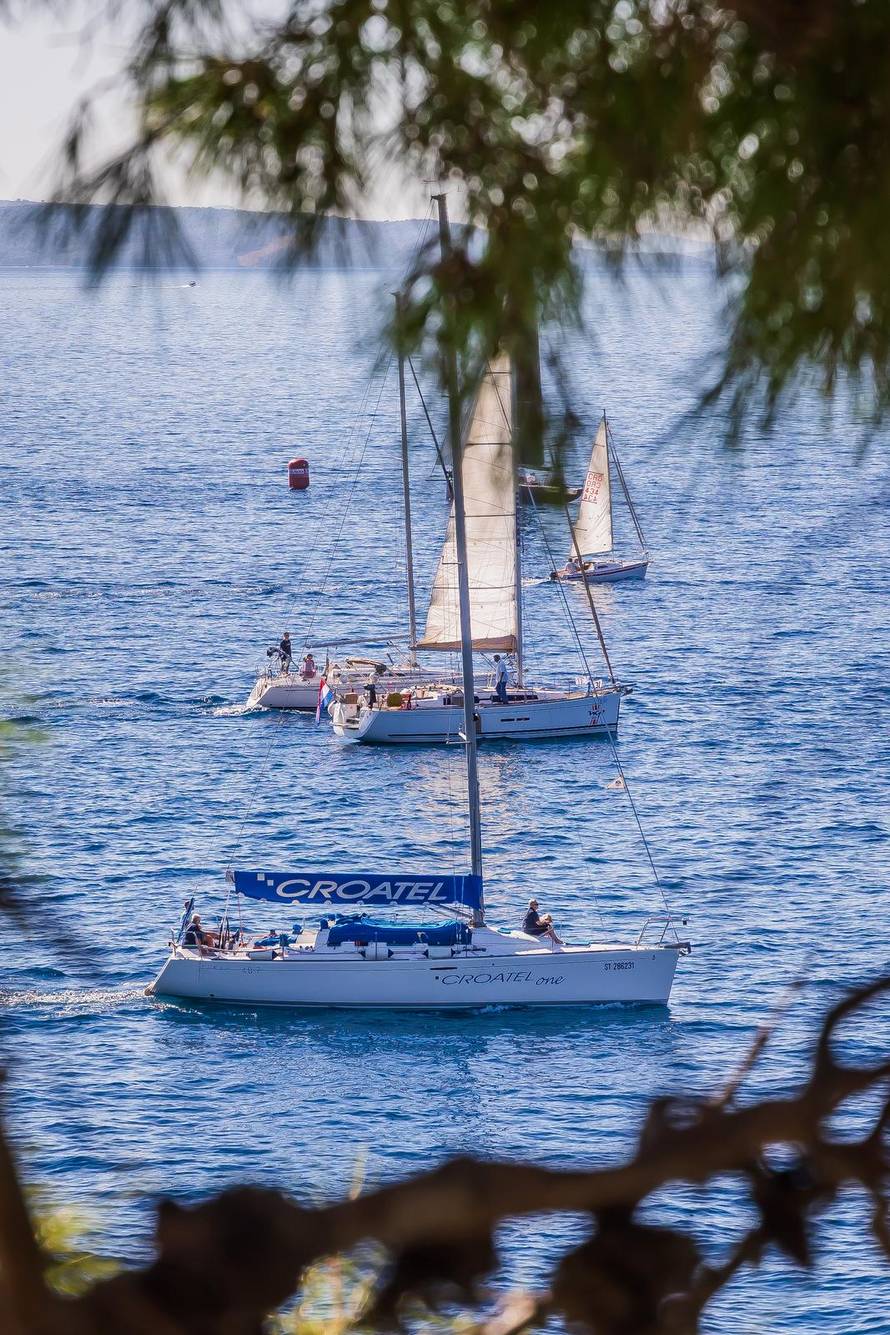 Split:  Pogled sa Sustipana na start Mrduljske Regate