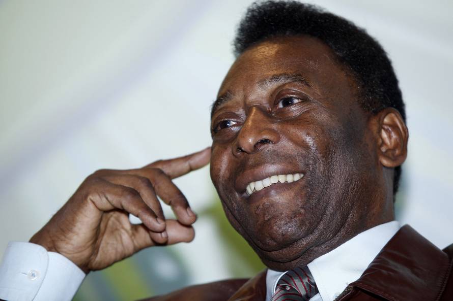 Pele launches comics collection "Pelezinho"