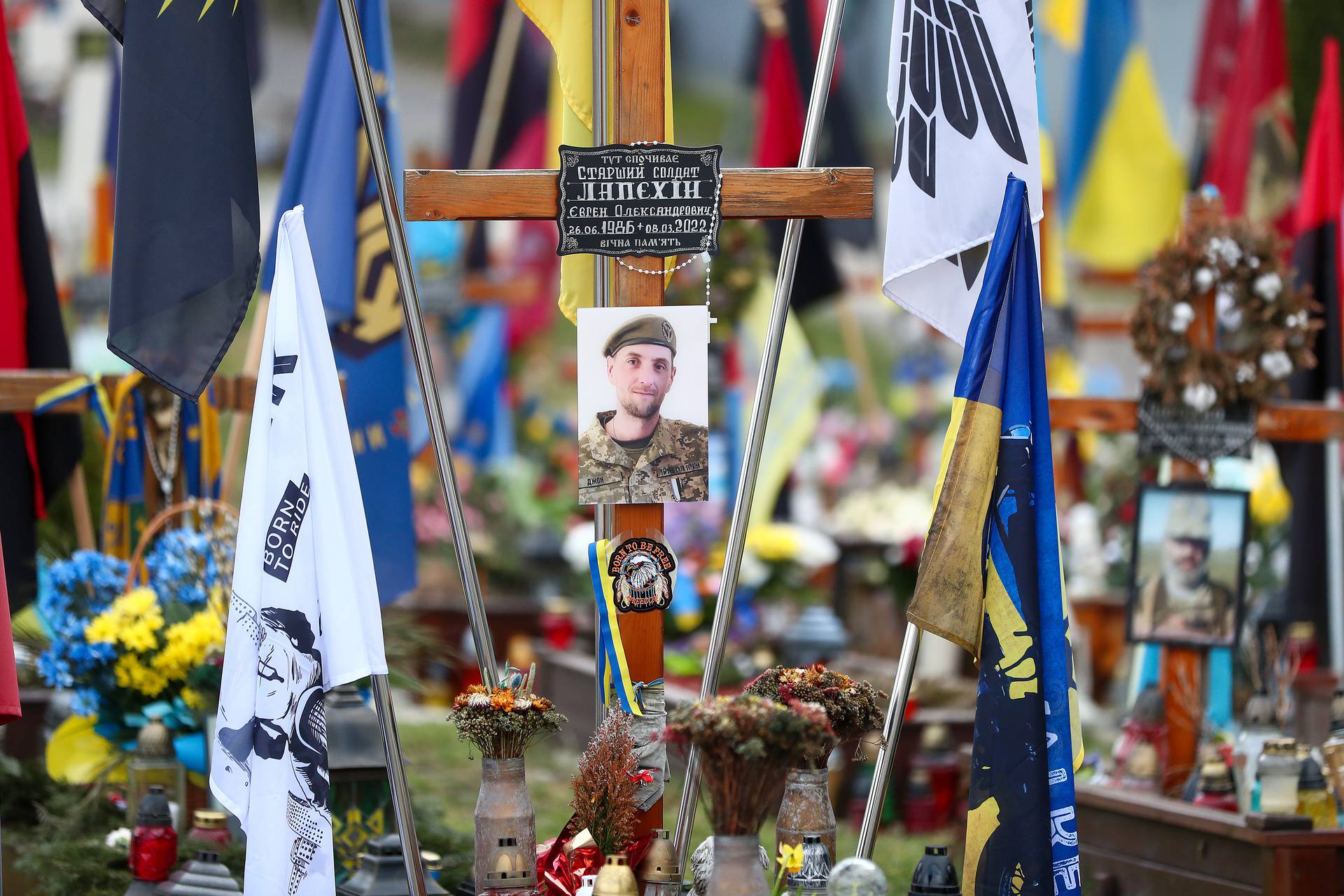 Lavov: Groblje ukrajinskih vojnika