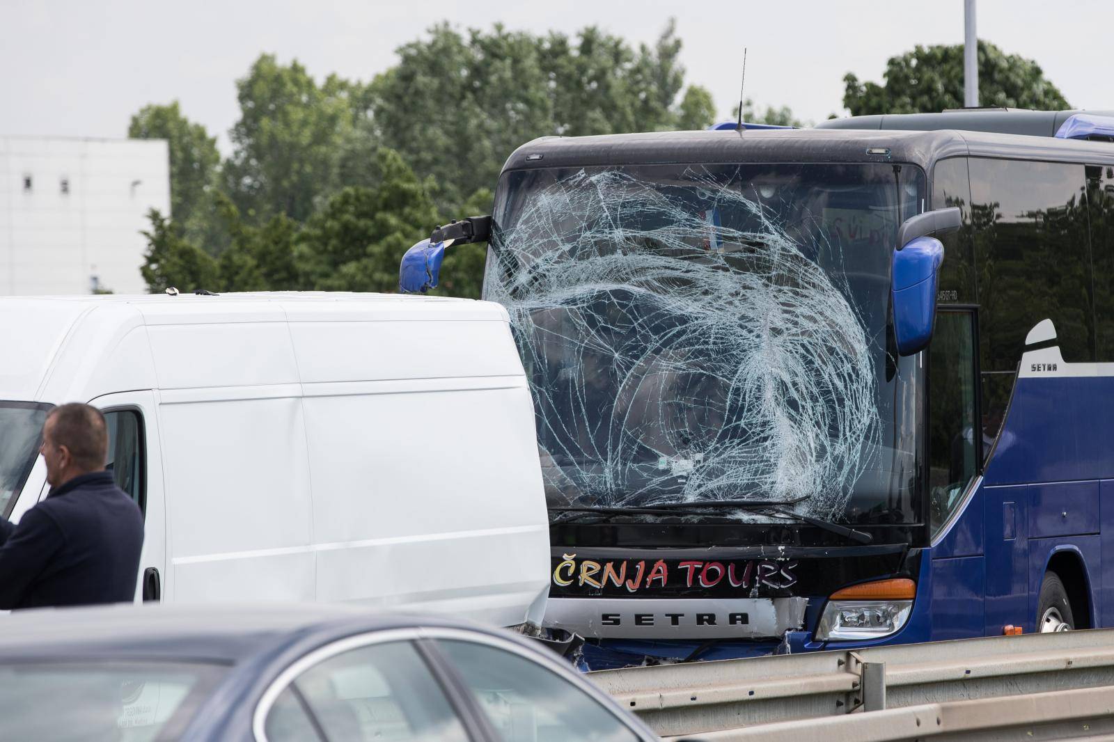 Zagreb: U lanÄanom sudaru na Slavonskoj aveniji sudjelovali autobus, kombi i viÅ¡e osobnih vozila