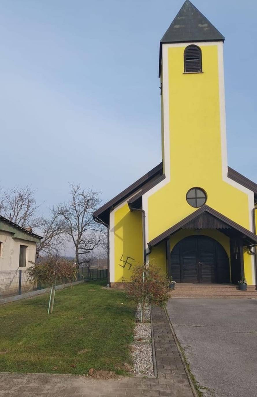 Svastika i ustaško 'U' na crkvi kod Ivanje Reke: 'Šokirani smo, policija istražuje vandalizam'