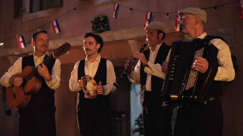 'Divlje pčele' zuje kako Ante Gelo svira: 'Jelena je iznimna, njezina podrška me potiče...'