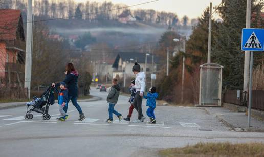 'Ova cesta je ruski rulet! Zar treba čekati da dijete strada?!'