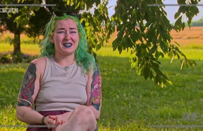 Uh, kakva epizoda slijedi! Jedan farmer kući šalje tri dame, a na tulumu će pasti vrući poljubac