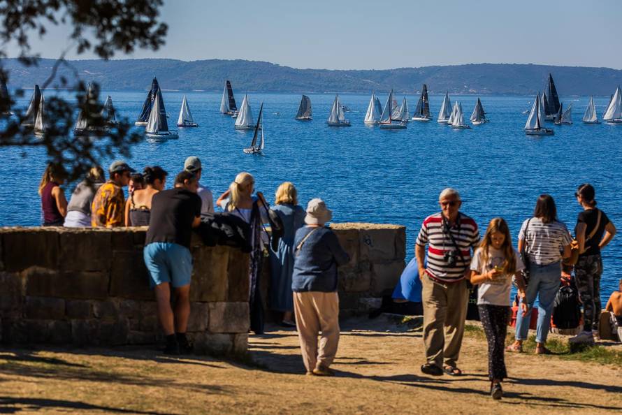 Split:  Pogled sa Sustipana na start Mrduljske Regate