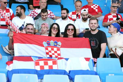 FOTO Saudijka pokazala poruku za Modrića, među navijačima u Rijadu bio i poznati vaterpolist