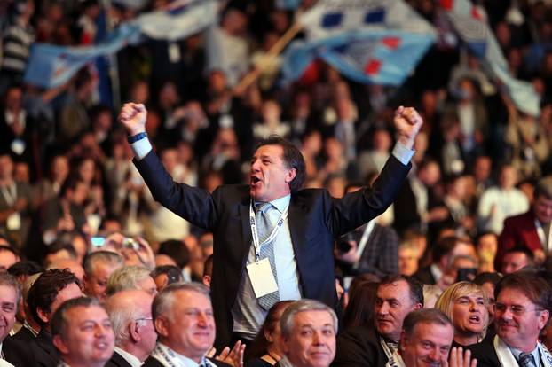 ARHIVA - 2013. Zagreb: Zdravka Mami?a ponijele emocije nastupom tamburaša na Saboru HDZ-a