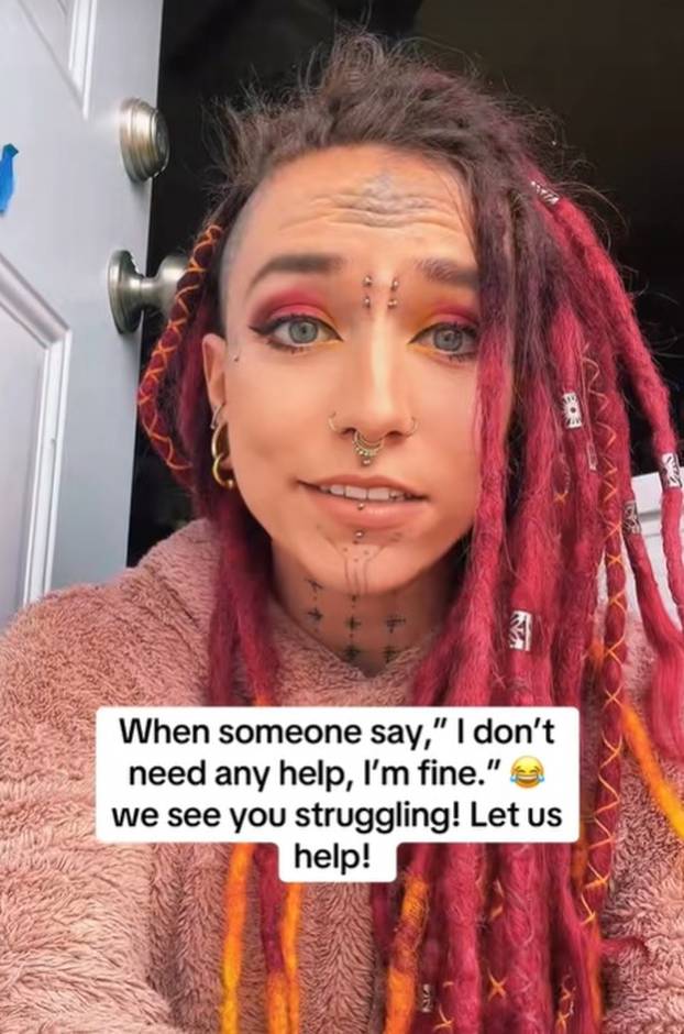 FOTO Razdvojila je jezik, kaže da sad može osjetiti dva okusa - odjednom! 'Ovo je boljelo...'