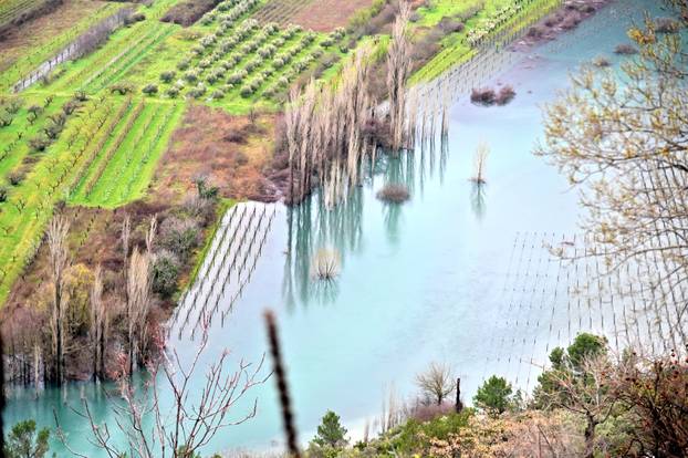 Vrgorac: Poplavljeno Polje jezero uslijed obilnih kiša