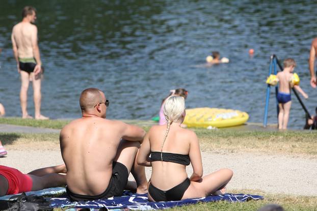 Karlovac: Otvorena sezona kupanja na Foginovom kupalistu