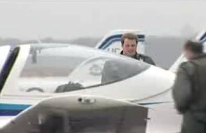 Britanski princ naučio upravljati zrakoplovom