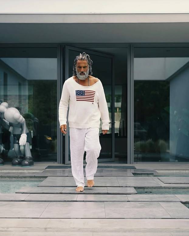 FOTO Zove se Zeus i izgleda kao bog: Ovaj muškarac je trenutno najpoželjniji na internetu!