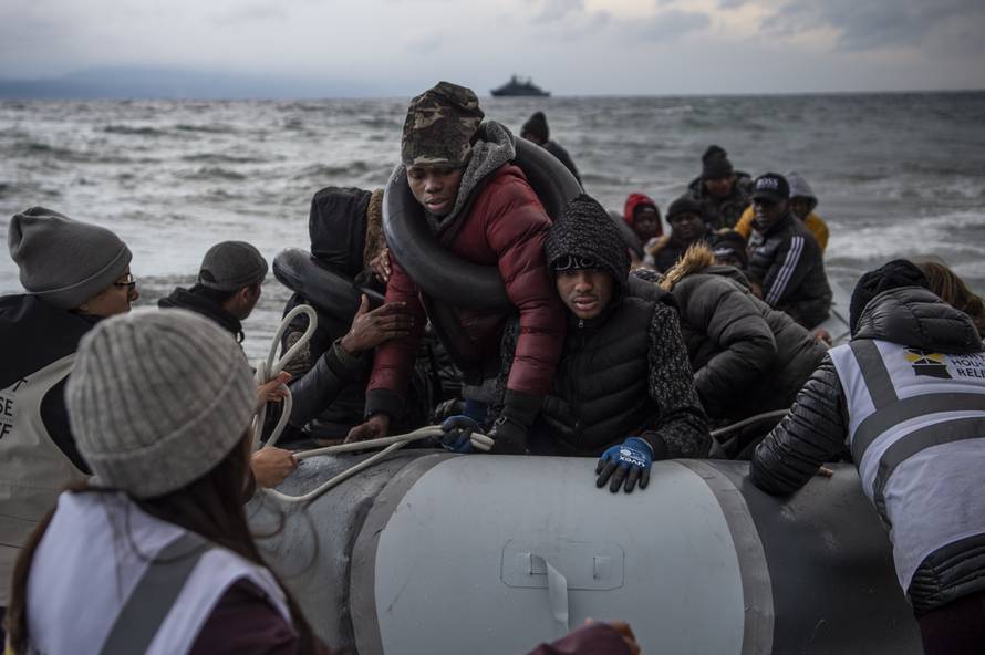 Migranti naviru prema Grčkoj, fotografije su neizmjerno tužne