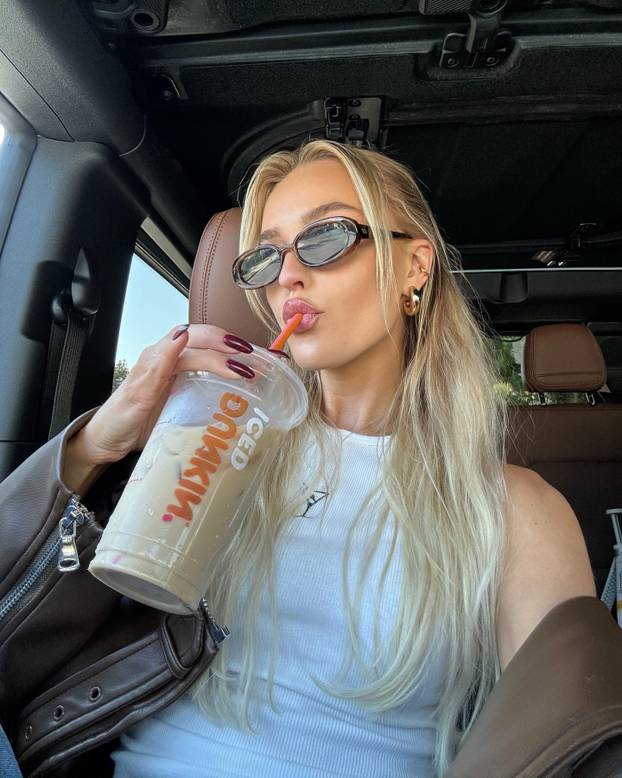 FOTO Zamamna plavuša plijeni pozornost gdje god se pojavi! Surađivala je i s Netflixom