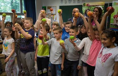 Zagrebački školarci sada i kod kuće žele jesti voće i povrće