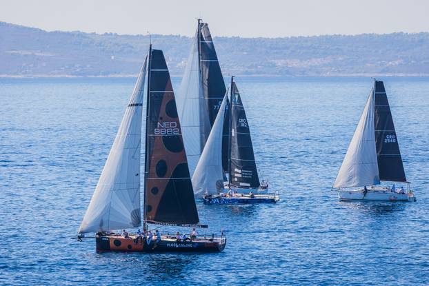 Split:  Pogled sa Sustipana na start Mrduljske Regate
