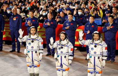 Wang Yaping  je prva Kineskinja koja je izvela svemirsku šetnju