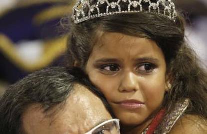 Karneval u Riju: Najmlađa kraljica plakala od straha