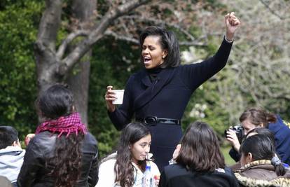 Michelle Obama s klincima odigrala partiju nogometa