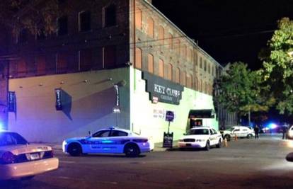 Žena je poginula u pucnjavi u noćnom klubu, 5 ozlijeđenih