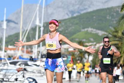 Makarska: Glumica Ecija Ojdanic na 2. Apfel Arena Makarska Half Maratonu 2023.