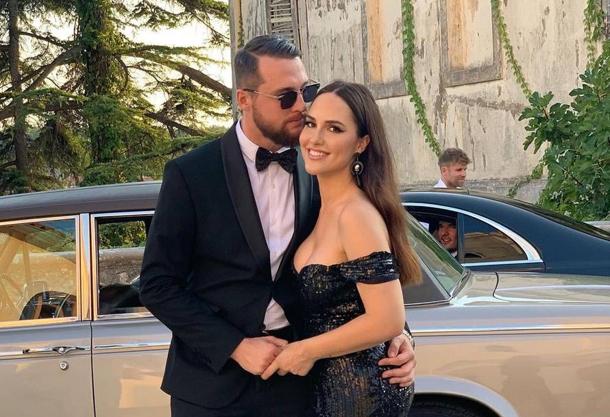 Slatke puse u Španjolskoj! Lana Jurčević pokazala je partnera kojeg skriva od očiju javnosti