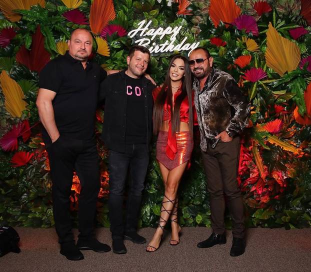 Rijetko tko bi ga prepoznao! Pogledajte kako je popularni Mile Kitić izgledao u mladosti