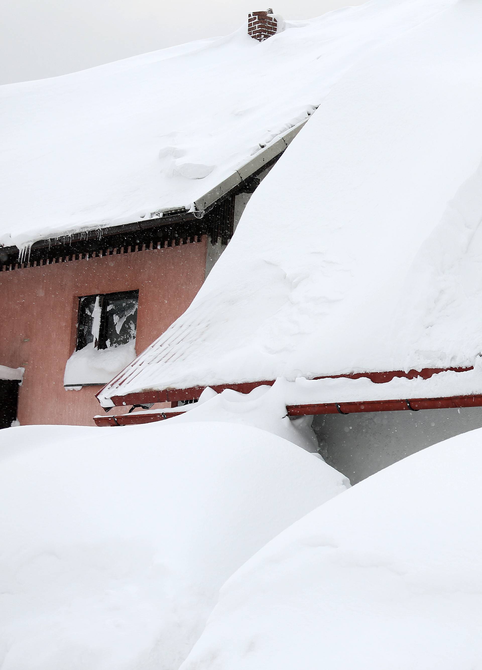 Nakon rekordnih visina snijega, u Delnicama je sada sve 'crno'