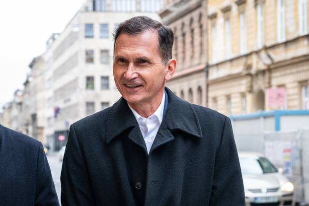 Zagreb: Primorac dolazi na na sjednicu Predsjedništva i Nacionalnog odbora stranke