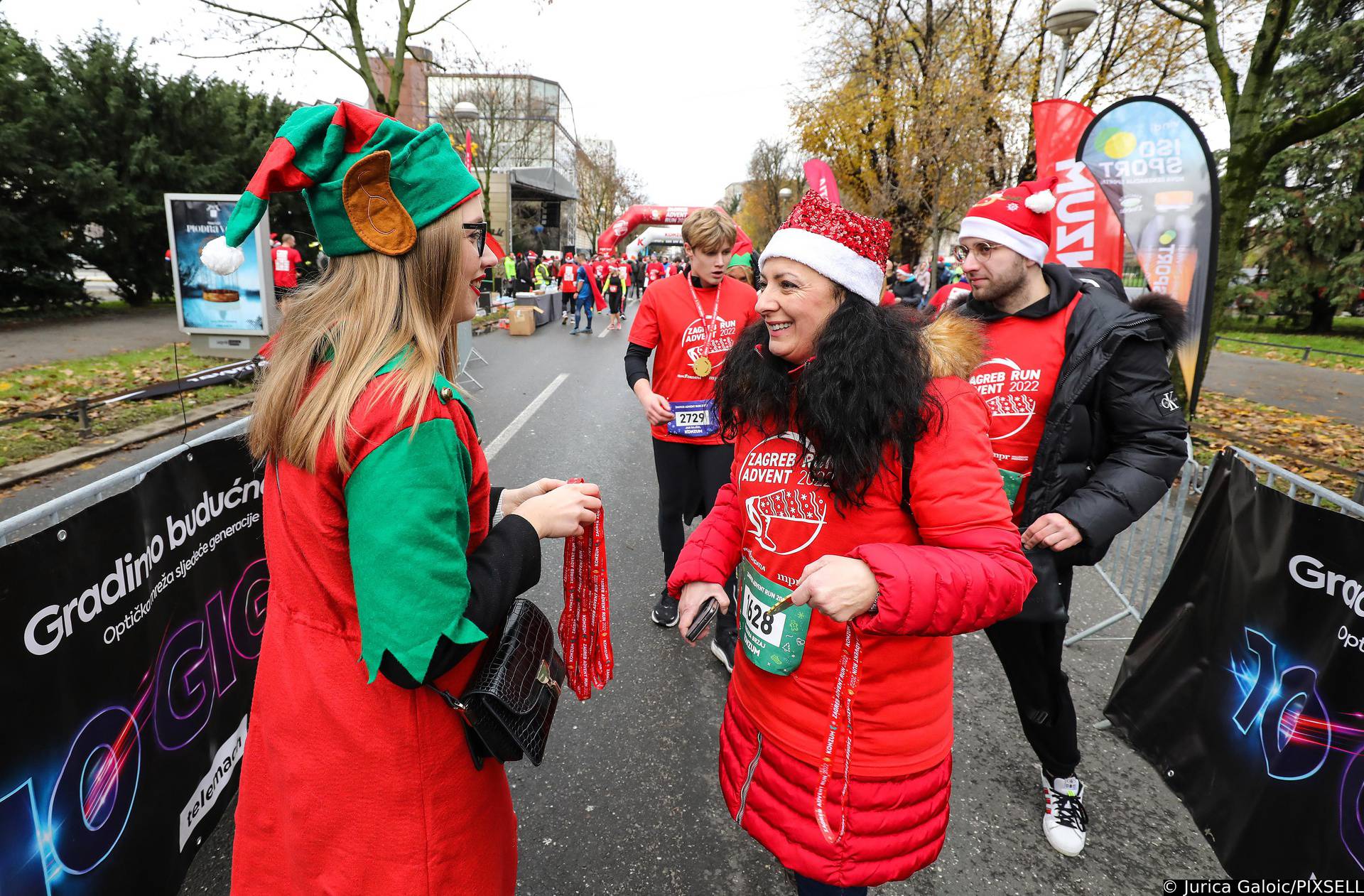 U Zagrebu je održana humanitarna i kostimirana utrka Zagreb Advent Run 