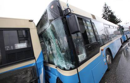 Zagreb: Čak 11 ozlijeđenih u sudaru tri ZET-ova busa