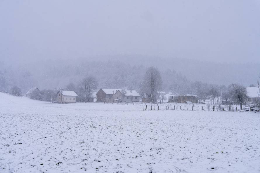 Babin Potok: Zimski uvjeti na državnoj cesti DC 52 Prozor - Vrelo Koreničko