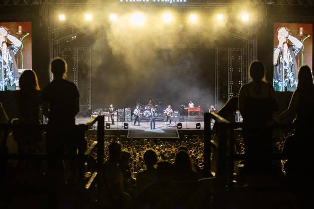 Pula: Parni valjak održao koncert u prepunoj Areni 