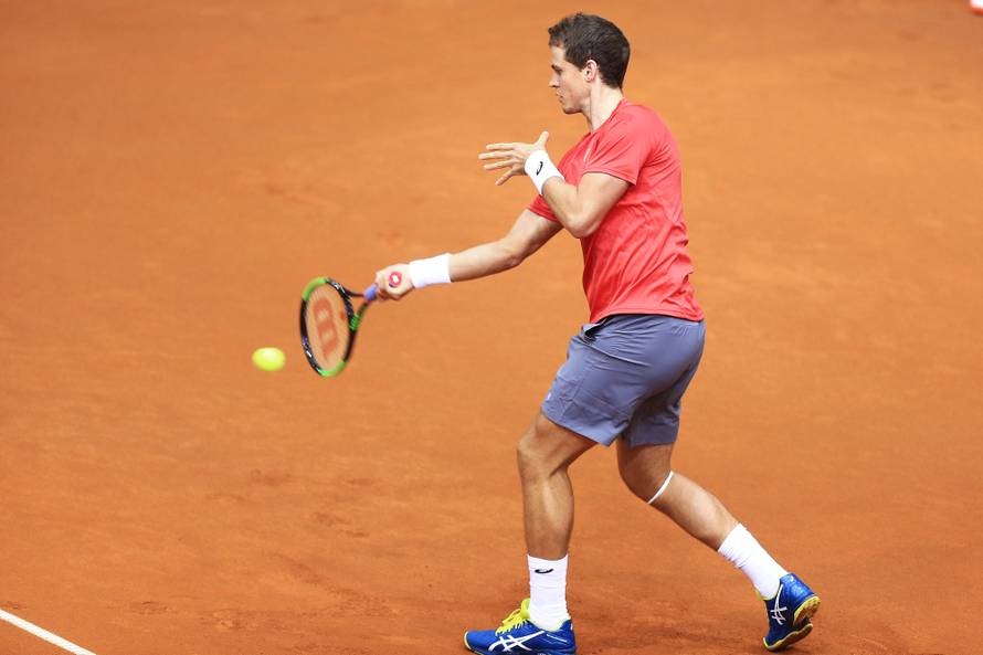 Borna Ćorić okrenuo Pospisila, Hrvatska je osvojila prvi bod...